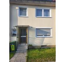 Reihenmittelhaus in Selb - 145.000,00&nbsp;EUR Kaufpreis, ca.&nbsp; 108,00&nbsp;m&sup2; in Selb (PLZ: 95100)