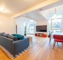 Stylish Top Floor Apartment with Balcony in Trendy Neukölln - Berlin