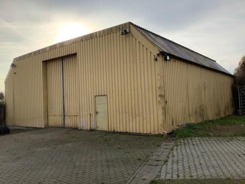 Foto - 225qm Lagerhalle Blechhalle mit ca. 900qm Freifläche