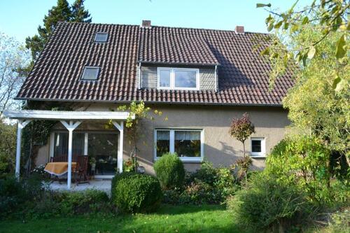 Foto - Einfamilienhaus mit Einlieger-Whg. und großem Garten in Kalletal