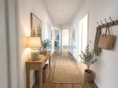 Foto - 4-Zimmer-Altstadtwohnung mit Balkon und Einbauküche, Tageslichtbad mit Wanne und Dusche