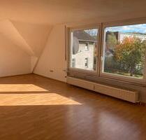 Wohnung 140 qm in Dahlbruch - 800,00&nbsp;EUR Kaltmiete, ca.&nbsp; 140,00&nbsp;m&sup2; in Hilchenbach (PLZ: 57271)