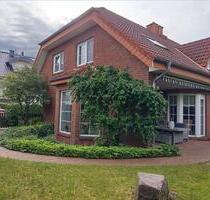 Exklusiver Wohntraum mit Einliegerwohnung und Gewerbepotential - Schloß Holte-Stukenbrock