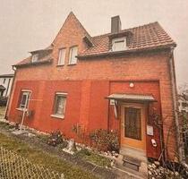 Freistehendes Einfamilienhaus mit Nebengebäude - Kleinlangheim