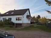 Foto - Zwei Häuser zu Verkaufen mit Baugrundstück und Garten