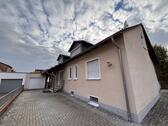 Foto - Gepflegtes Zweifamilienhaus mit Garage und Überdachtem Freisitz