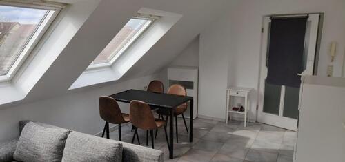 Foto - 1 Zimmer Dachgeschoßwohnung zur Miete in Stuttgart