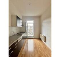 3-Zimmer-Wohnung mit Balkon und Einbauküche (WG geeignet) - Erfurt Johannesplatz