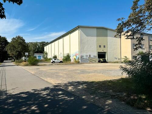 Foto - Vielseitige Lagerhalle mit 10m Höhe & Freifläche zentral HY