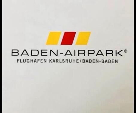 Foto - ✈️ PARKPLATZ FÜR FLUGHAFENREISENDE ✈️