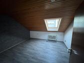 Foto - Großzügige 82 m² Dachgeschosswohnung im 2-Familienhaus