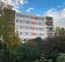 Helle 3,5-(4)-Zimmer-Wohnung mit Aufzug & Balkon &Stellplatz... - Korntal-Münchingen