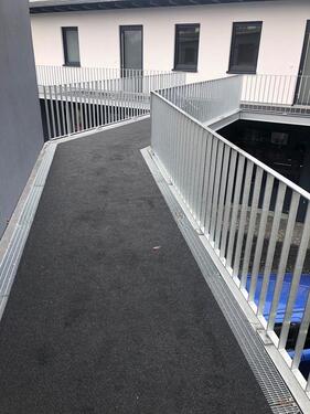 Foto - 3 Zi. Whg mit EBK, Hauswirtschaftsraum und Balkon