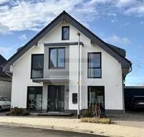 Exklusive 4-Zimmer-Dachgeschosswohnung mit Balkon, Klimaanlage und stilvollem Ambiente - Bergheim Ahe