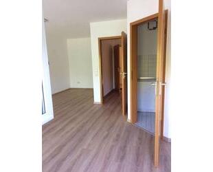 Charmante 1-Zimmer Wohnung mit Balkon und Tiefgarage in Erding