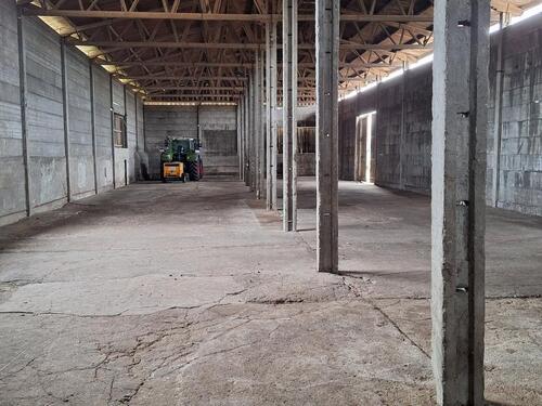 Foto - Stellplätze für PKW Wohnmobile, PKW, Wohnwagen, Boote, Motorrad