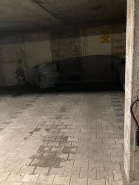 Foto - Tiefgaragenstellplatz - 75,00 EUR Miete,