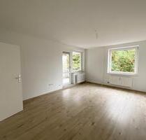 Renovierte 3-Zimmer-Wohnung mit neuem Bad, Balkon und Fahrstuhl! - Emden Tholenswehr