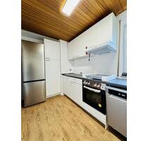 Frisch renovierte 3 Zi-Whg. mit EBK & Balkon zu vermieten - Stuttgart Bad Cannstatt