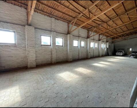 Foto - Stellplatz für Wohnwagen KFZ in Lagerhalle