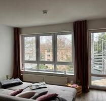 Zwischenmiete: Lichtdurchflutete Zwei-Zimmer-Wohnung im Hofweg - Hamburg Winterhude