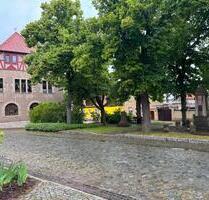 Günstiges Wohnhaus mit Innenhof und Scheune in Thüringen - An der Schmücke