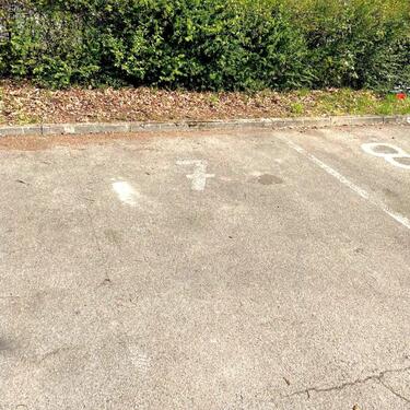 Foto - Außenstellplatz in Taufkirchen – 5 Min zur S-Bahn – ab sofort