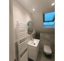 Kernsanierte Dachgeschoss Wohnung 2,5 Zimmer zu vermieten !!!!! - Ebersbach an der Fils