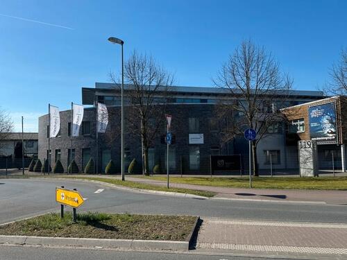 Foto - Ein Bürogebäude der besonderen Art! Büro- undoder Geschäftsräume zu vermieten!