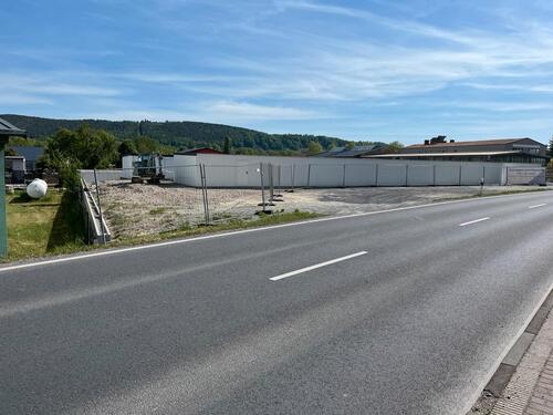 Foto - Fläche, Grundstück, Stellfläche zu vermieten Autohandel Imbiß