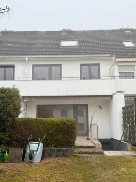 Foto - Reihenhaus, saniert und modernisiert, 5,5 Zimmer auf 115qm