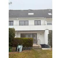 Reihenhaus, saniert und modernisiert, 5,5 Zimmer auf 115qm - Bad Bramstedt