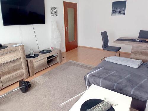 Foto - Helle große 2 Zi.-Whg. mit neuem Tageslichtwannen-Bad, Gäste-WC u. Garten in einem ruhigen Haus!