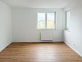 Foto - Modernes Wohnen mit Stil – Erstbezug nach Sanierung in der Karl-Schmidt-Straße