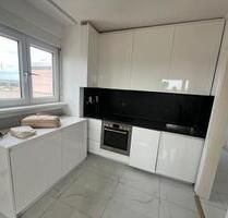 Moderne 2-Zimmer-Wohnung mit Frankfurt-Blick & Balkon - Frankfurt am Main Süd
