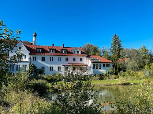 Foto - Freundliches und offenes Dachgeschoss mit einzigartigem Natur- und Wasserblick – stilvolles Wohnen unter dem First“