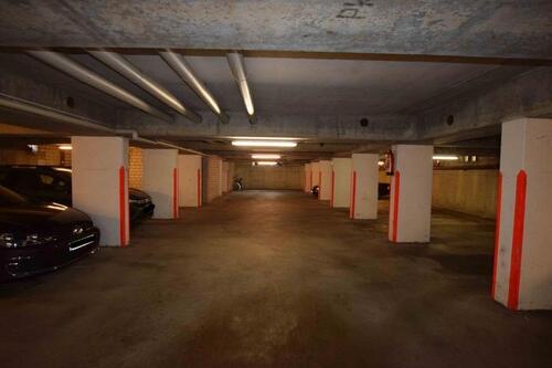 Foto - Sicherer Tiefgaragenstellplatz zu vermieten – zentral gelegen!