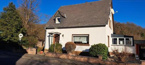 Foto - Haus 7 Zimmer 4 Kellerräume Garage Garten ruhiger Lage in Rhaunen