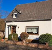 Haus 7 Zimmer 4 Kellerräume Garage Garten ruhiger Lage in Rhaunen