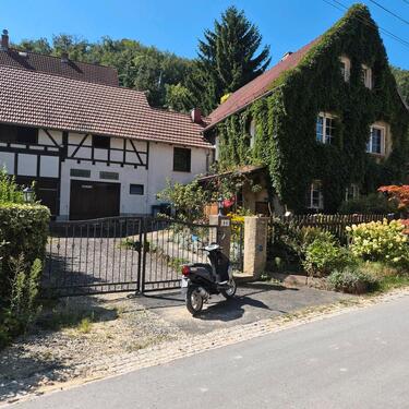 Foto - Provisionsfrei: Bauernhaus mit Scheune, Garage und Gewölbekeller