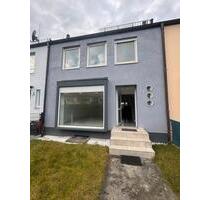 RMH in Nürnberg Leyh - 1.650,00 EUR Kaltmiete, ca.  140,00 m² in Fürth (PLZ: 90766) Eigenes Heim