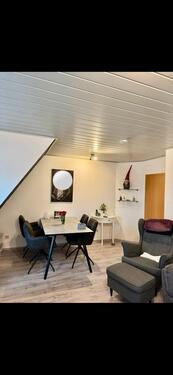 Foto - Wirges helle 4 Zi. Dachgeschoss Wohnung Küche PKW von Privat!!!!