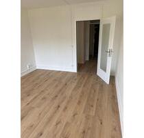 Helle 2-Zimmer-Wohnung mit Balkon im 1. Stock in Laatzen Marktstraße