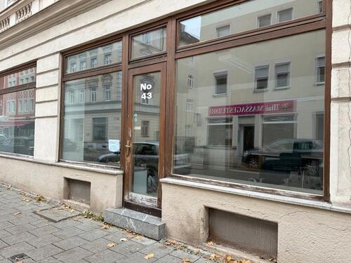 Foto - Gewerbefläche (60 m²) mit großen Schaufenstern