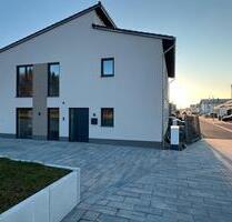 Erstbezug! Hochwertige Doppelhaushälfte mit Garten & Stellplatz - Simmern/Hunsrück