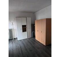 Einzelzimmer mit eigene Dusche und WC - Frankfurt am Main Bergen-Enkheim