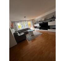 Helle 2-ZKB-Wohnung mit Südbalkon & TG-Stellplatz in Königsbrunn