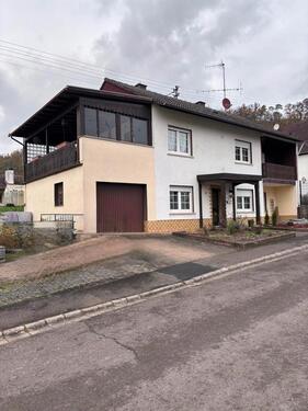 Foto - Einfamilienhaus modernisiert, Massiv