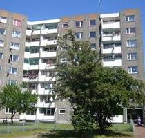 Stop: 3- Zimmerwohnung direkt am Sahlkampmarkt - Hannover Bothfeld-Vahrenheide