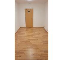 Gewerbehalle mit Büro und Parkplätzen im Gewerbepark - Düsseldorf Stadtbezirk 7